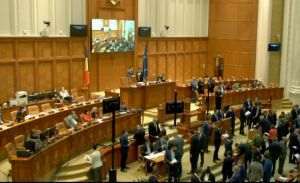 Parlamentul a votat prelungirea plafonării adaosului comercial la alimentele de bază